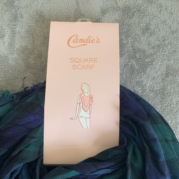 NEW ~ Tartan Plaid Scarf - Picture 3 of 5